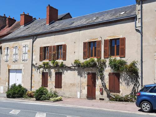 Vends Maison 8 pièces 160m², dépendance, garage, cour, jardin - Montmarault (03)