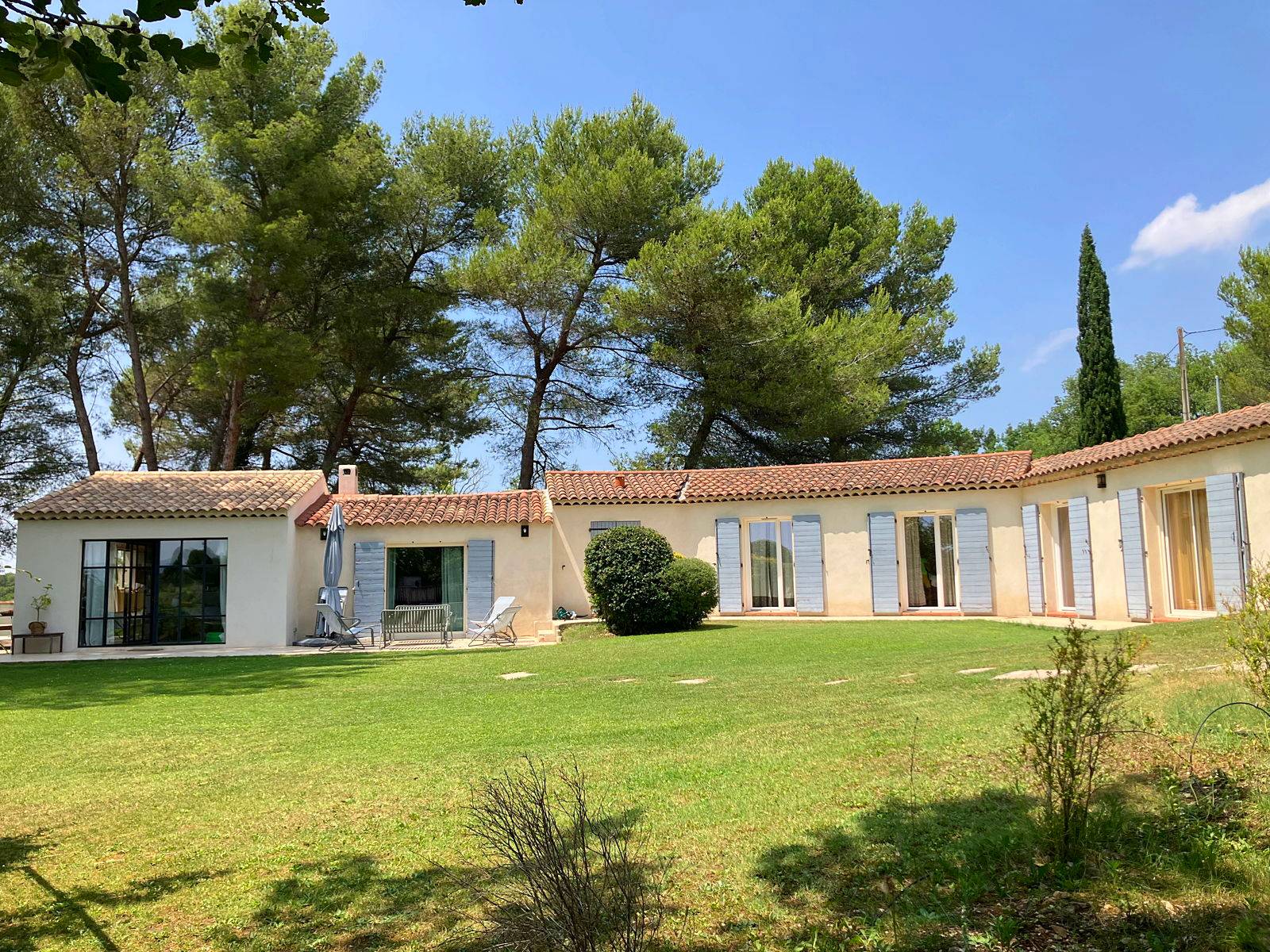 Loue maison avec piscine - 5 chambres, 10 couchages, nature et vue exceptionnelles à Aix-en-Provence (13)