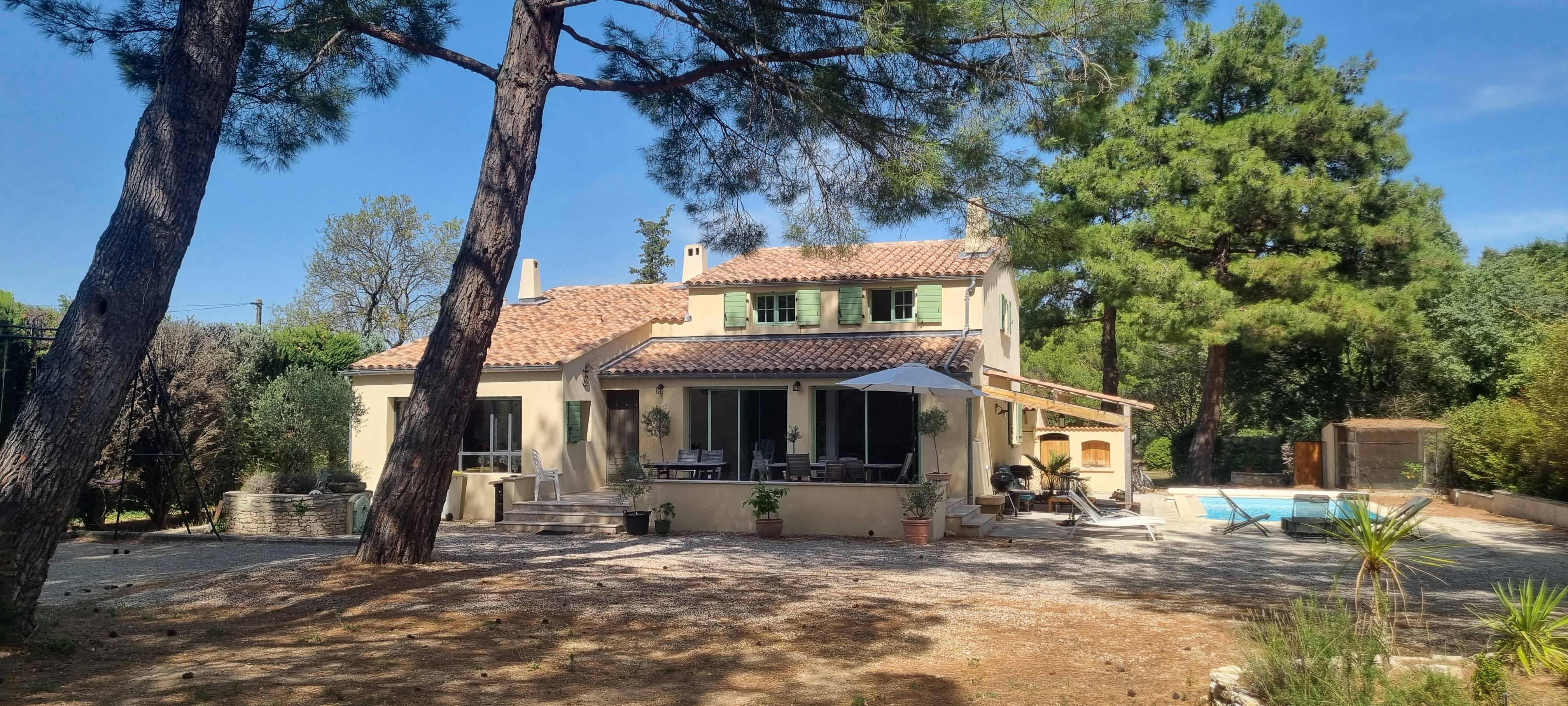 Loue maison avec piscine et jardin 9000m² en Provence - 12 couchages - 7 chambres - Éguilles/Aix-en-Provence