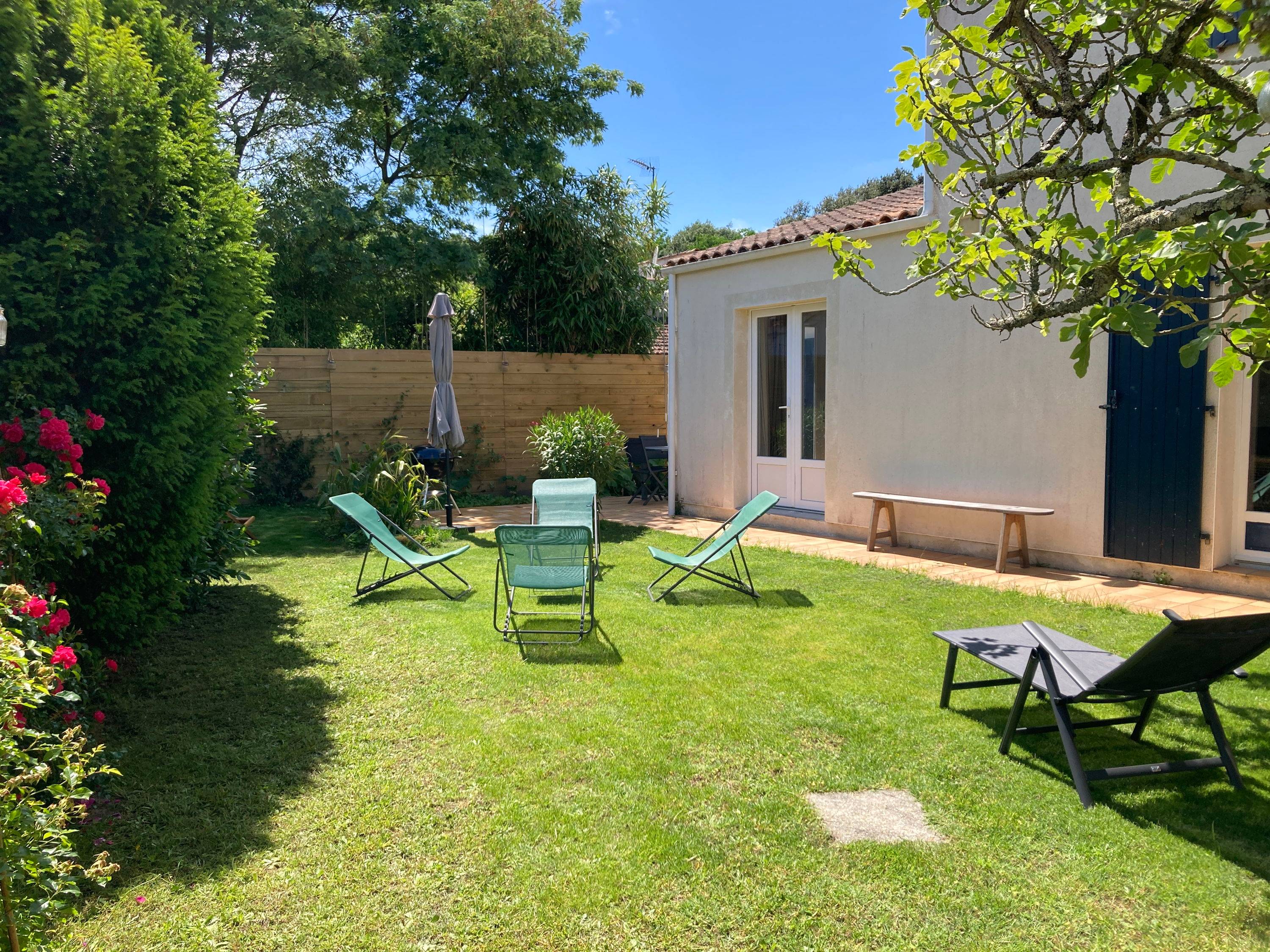 Loue maison 4 chambres à 100m de la plage - Idéale pour 2 familles, 6 à 10 couchages