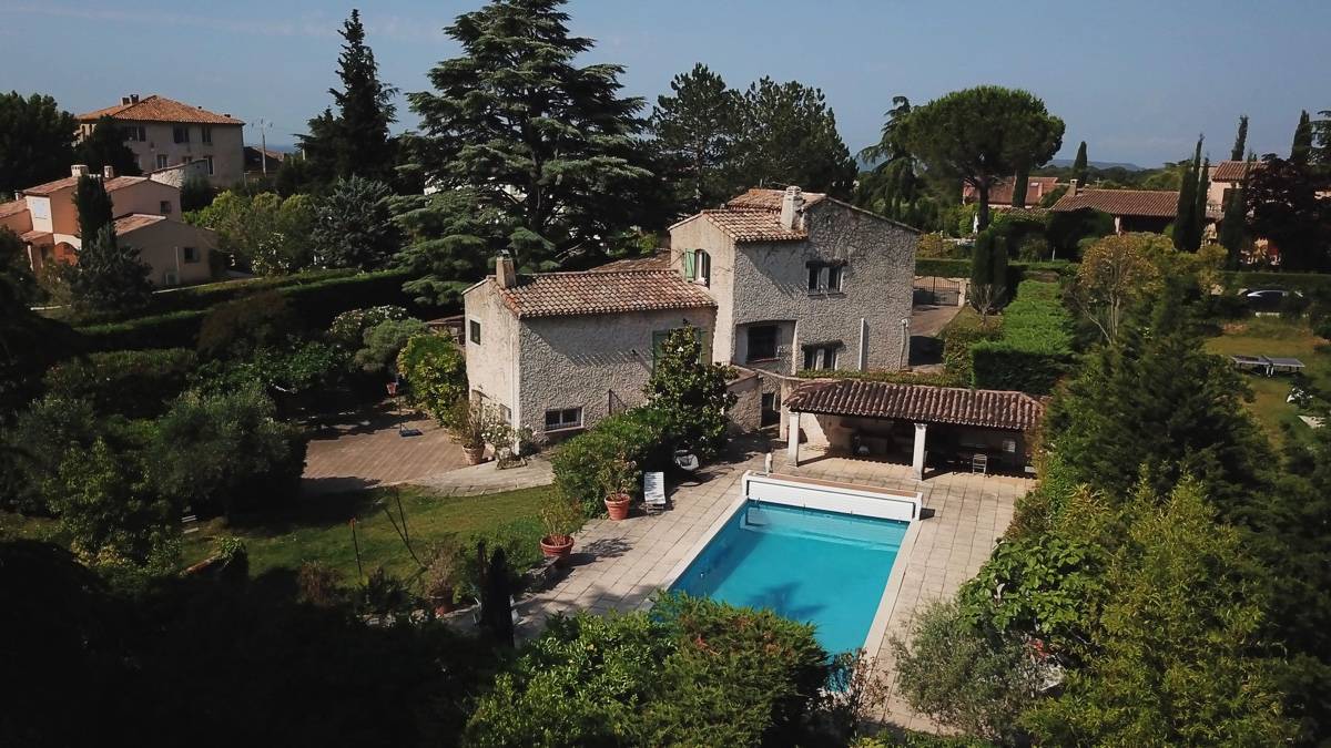 Loue villa avec piscine - 9 couchages