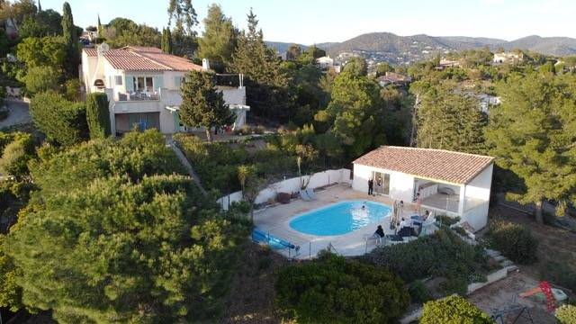 Loue maison à Valcros, La Galinette - 5 chambres, 10 couchages - La Londe-les-Maures (83)