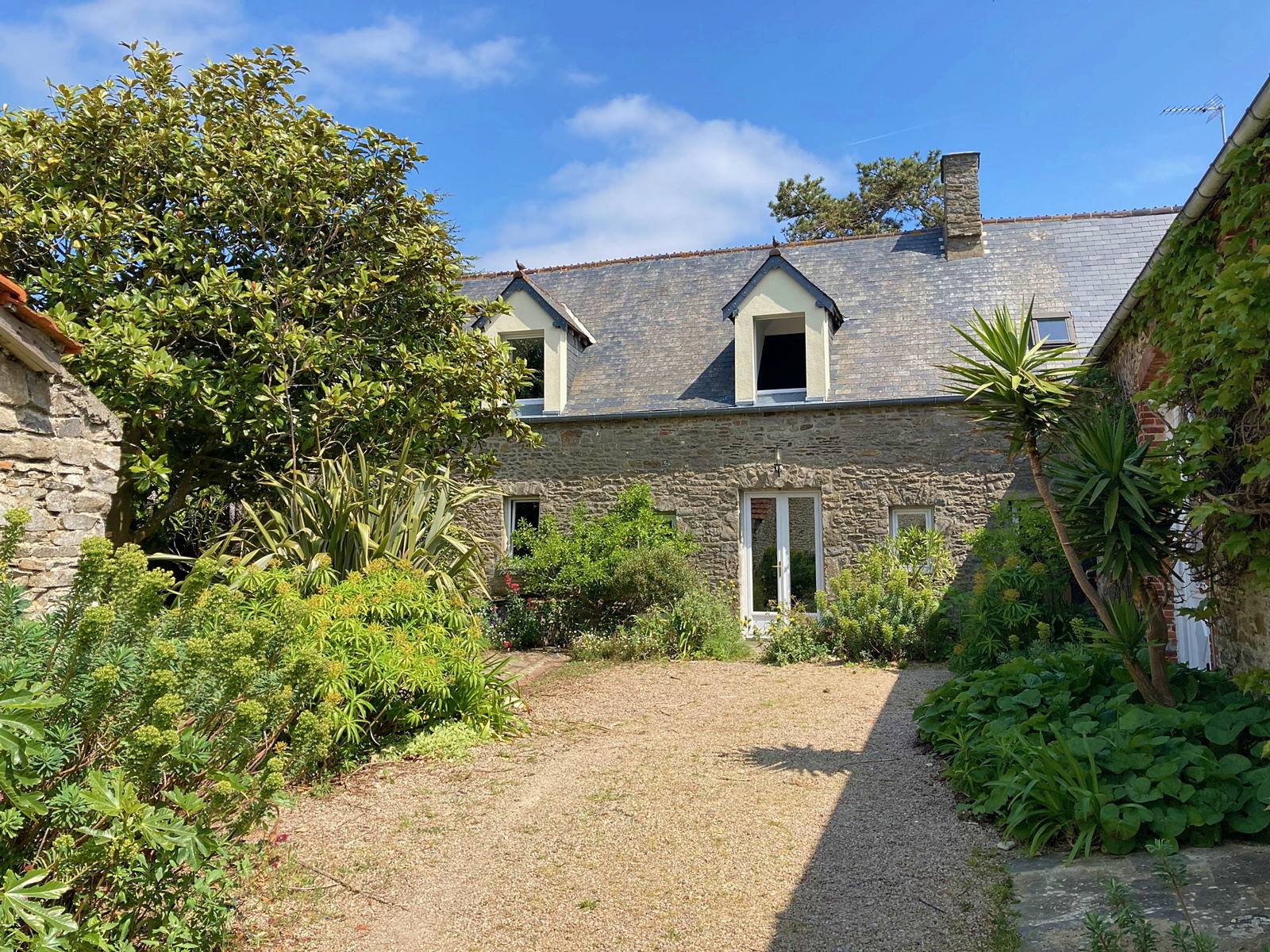 Loue maison de village avec jardin de 1000m² - 5 ch - 9 couchages, Port-Bail-sur-Mer (50)