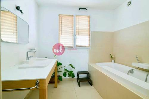Vends maison de ville atypique - 95m² - Avignon intra-muros (84)