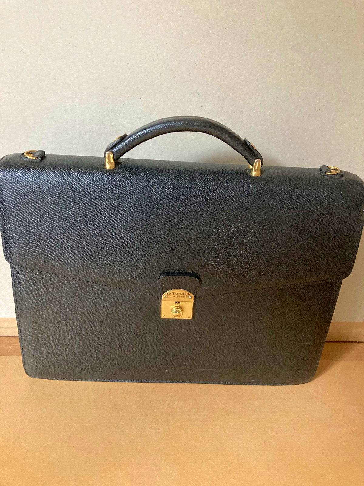 Vends Cartble porte documents Le Tanneur en cuir noir état neuf