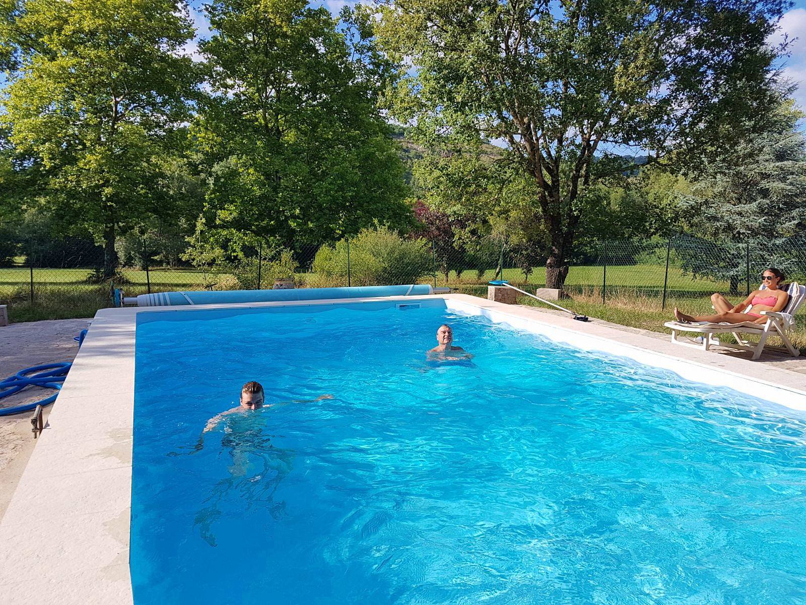 Loue manoir et gîte - 15 couchages - 8 ch - parc avec piscine - proche Cordes/Ciel Vindrac-Alayrac (81)