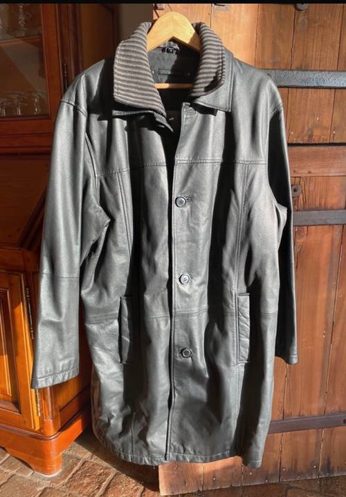 Vends manteau en cuir noir mat doublé - Taille M