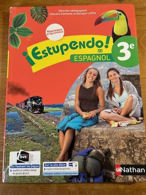 Manuel d’espagnol Estupendo niveau 3e en état correct
