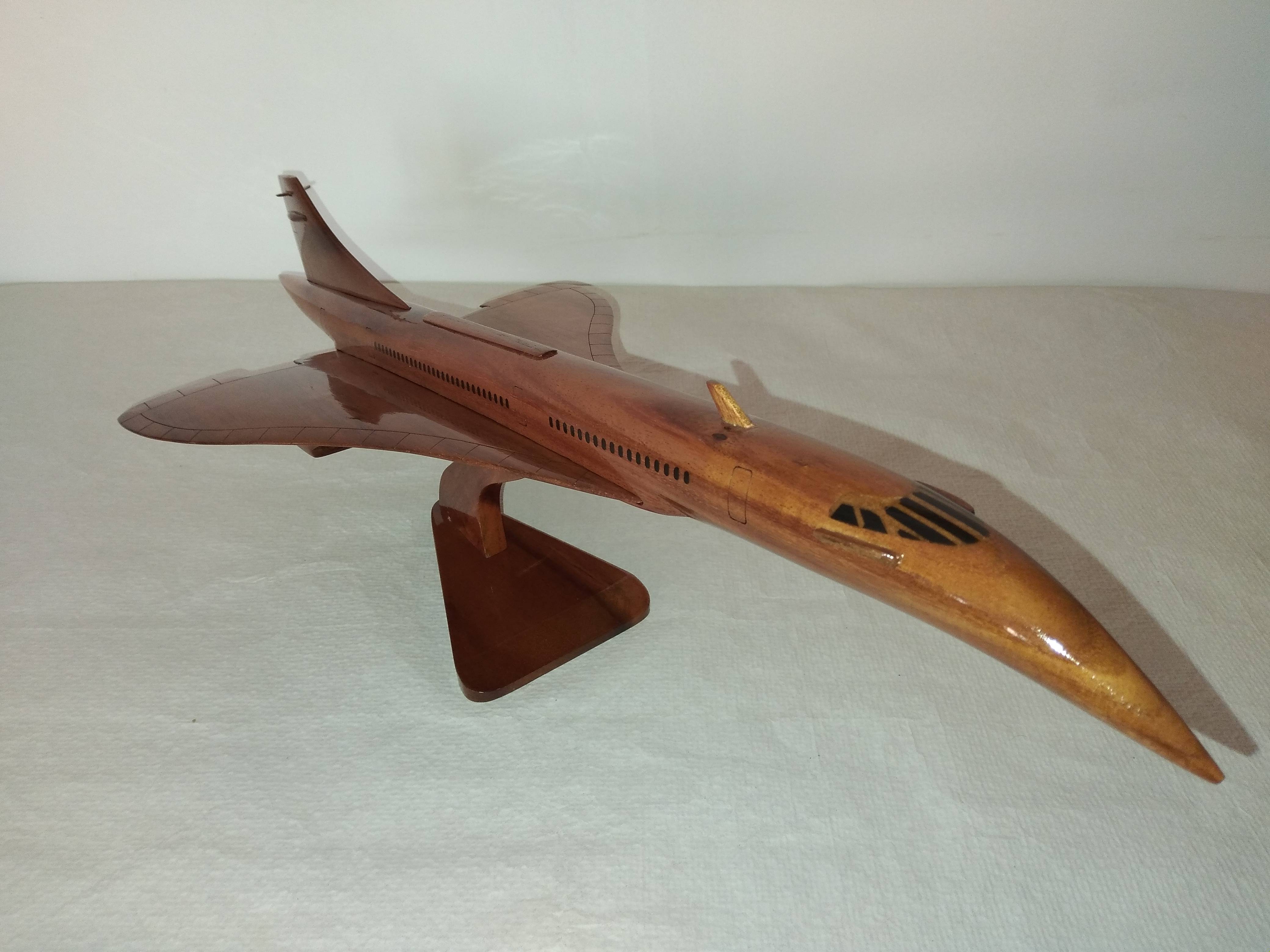Maquette en bois avion Concorde