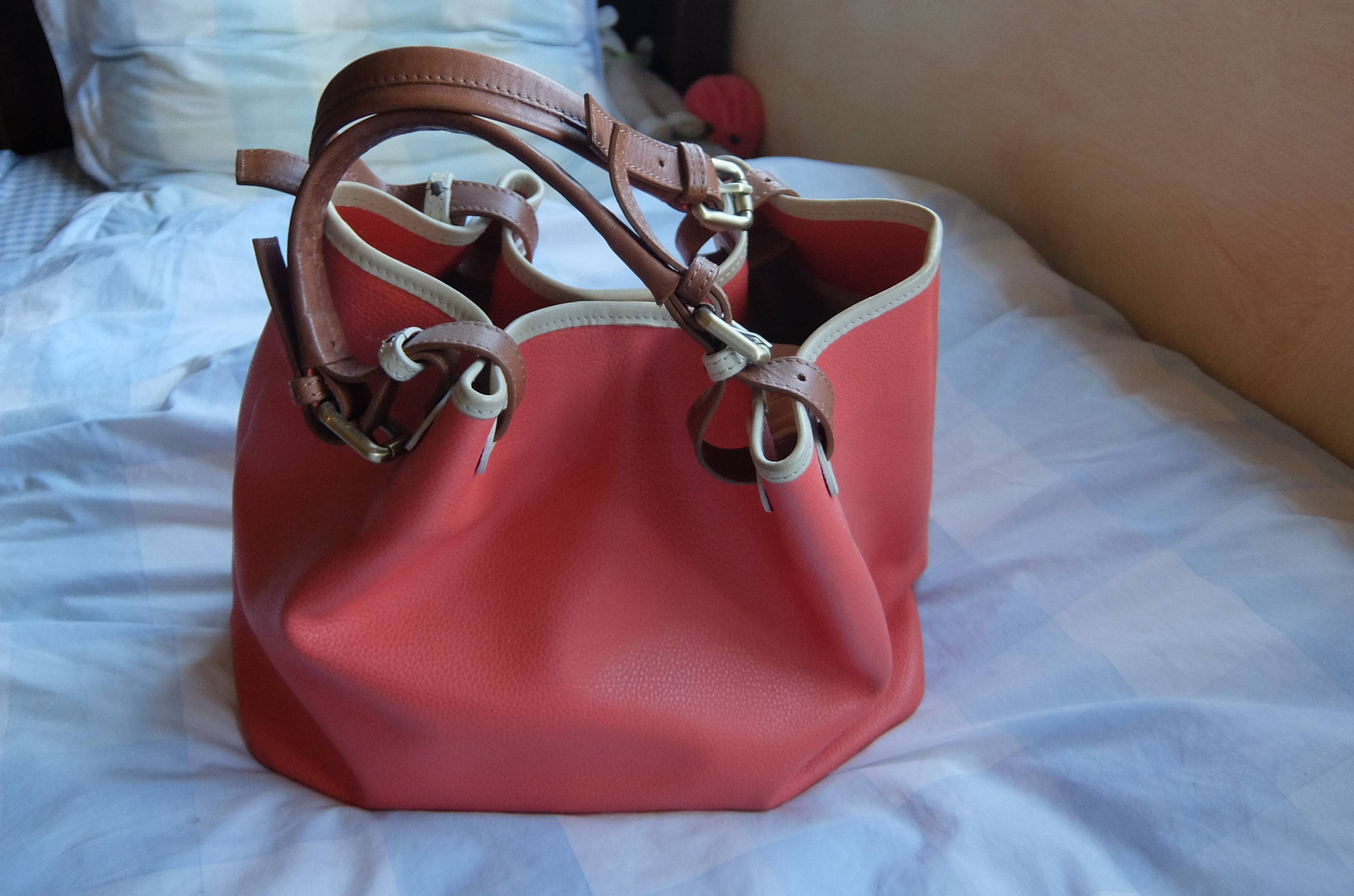 Sac seau de la marque Manfield en cuir