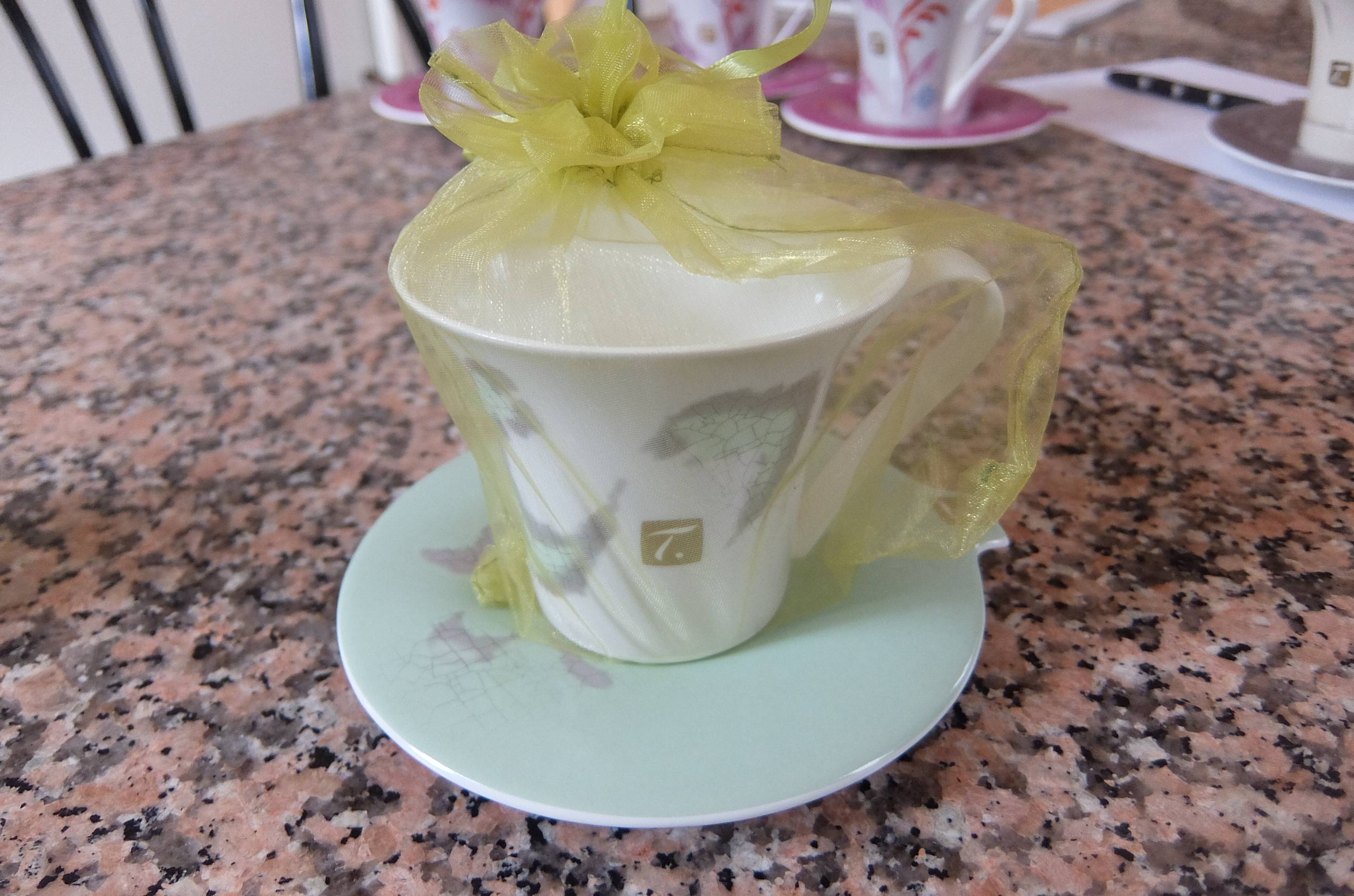 Joli mug de la marque Nestle avec sa soucoupe, vert, neuf