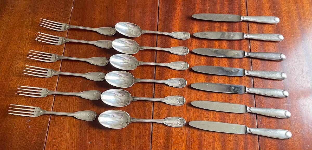 Ménagère de couverts et couteaux en argent massif minerve modèle coquille 6 personnes