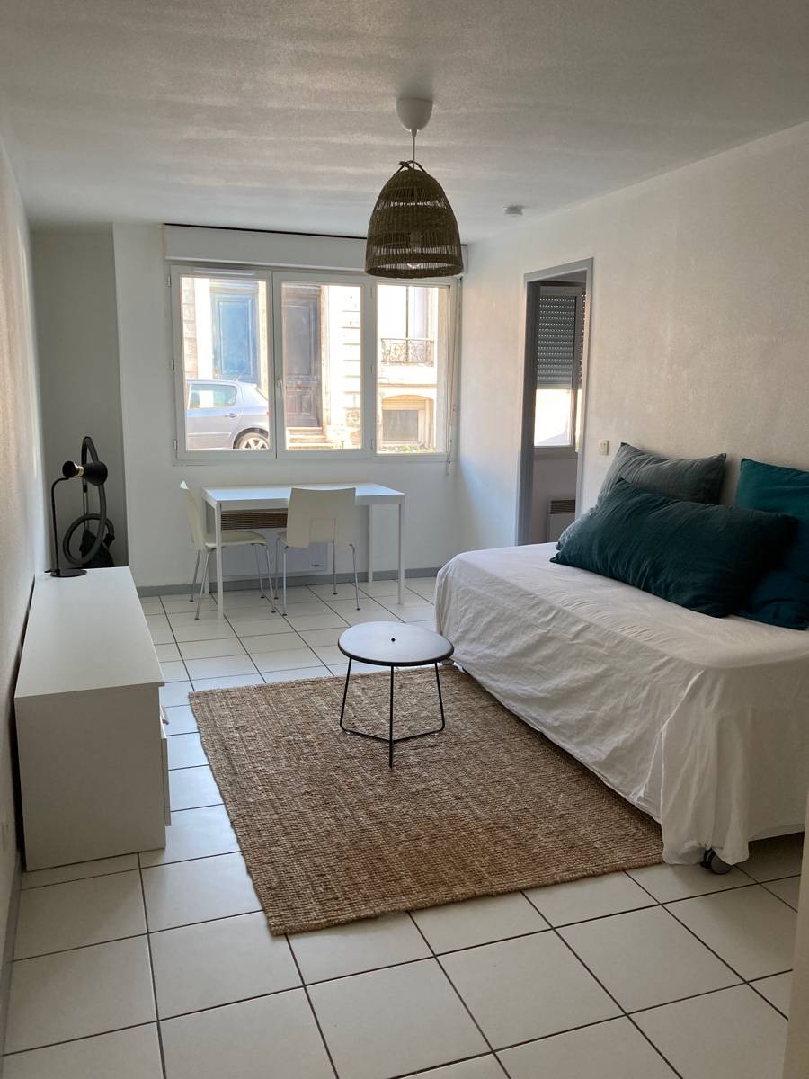 Loue T2 meublé Bordeaux (33) - 37m²