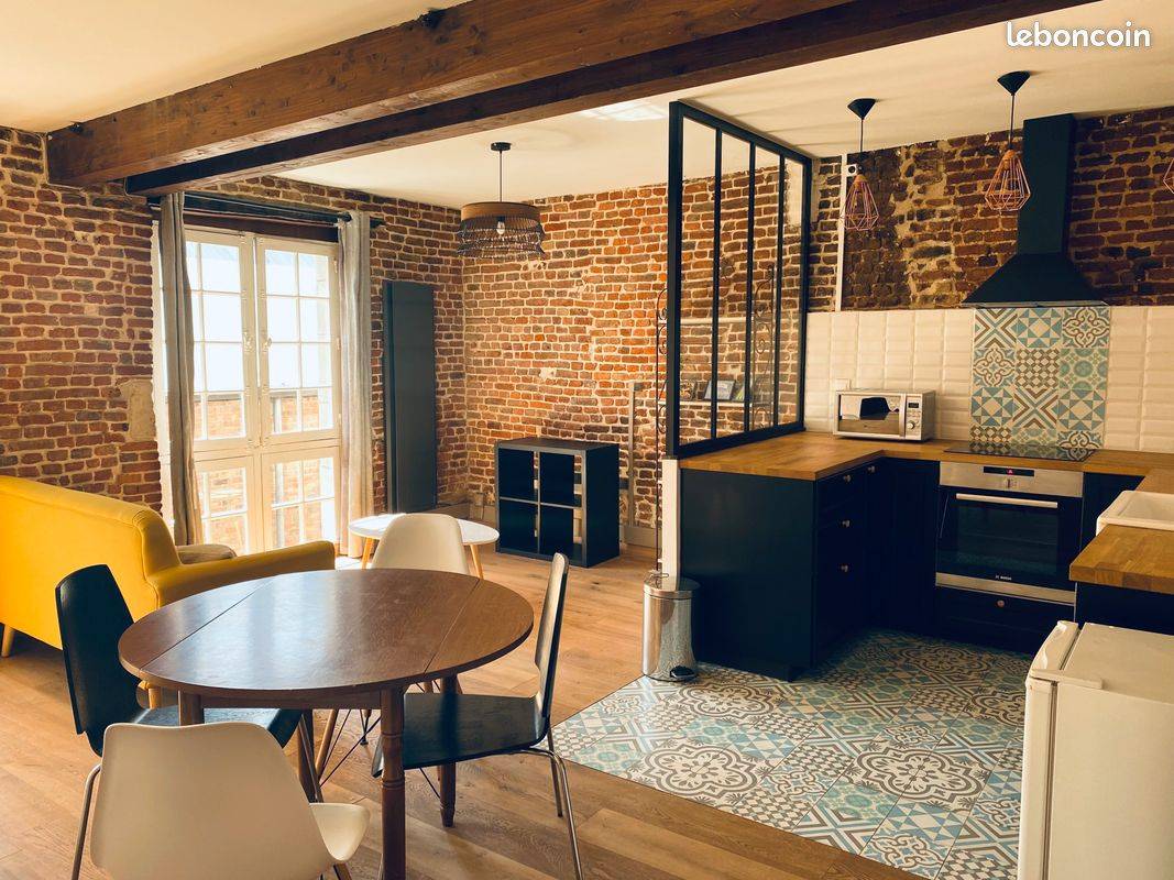 Loue T2 meublé avec cachet au cœur du vieux-Lille - 44m²