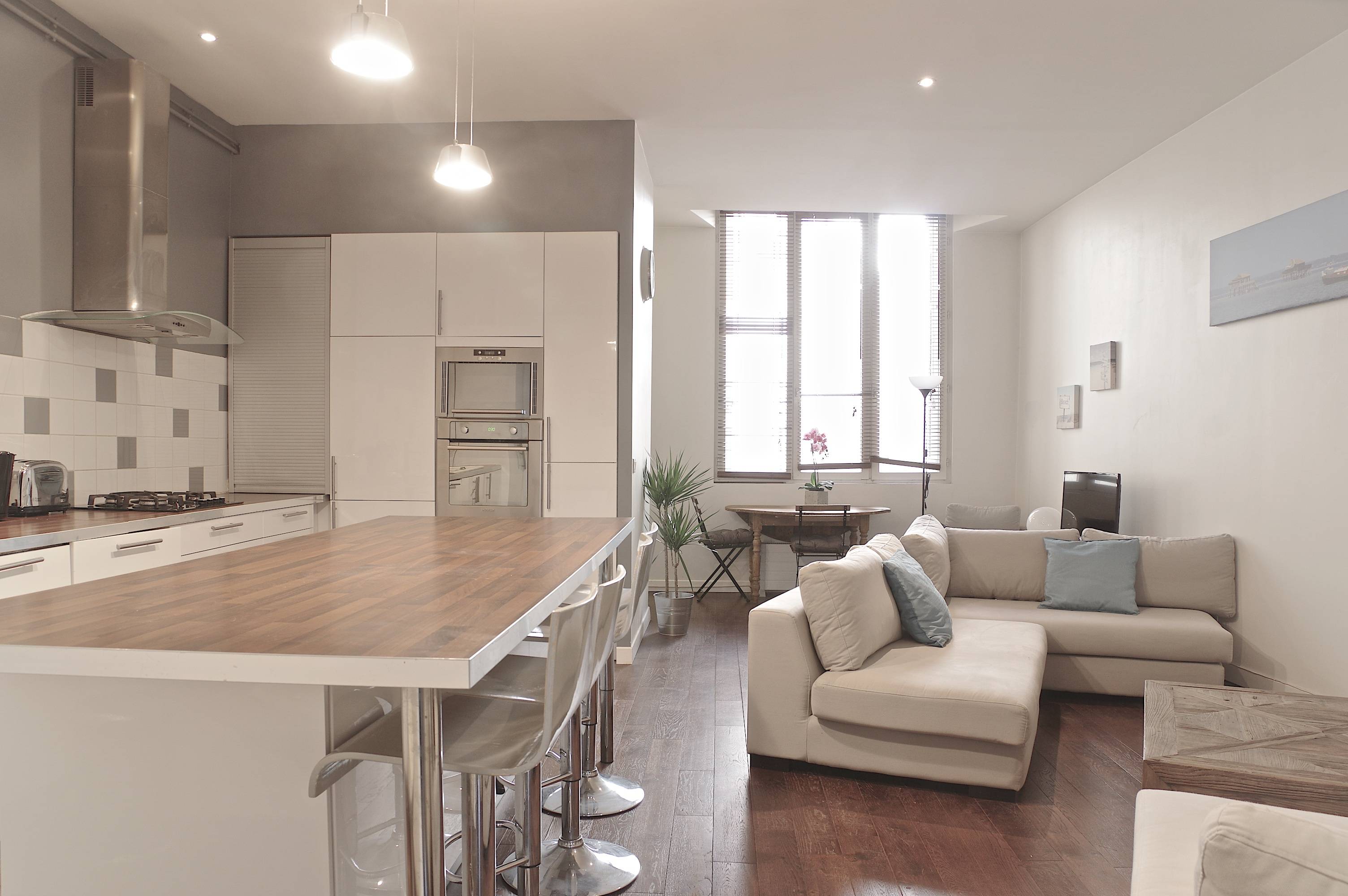 Loue appartement T3 meublé Bordeaux, 70m², 2 chambres - Chartrons