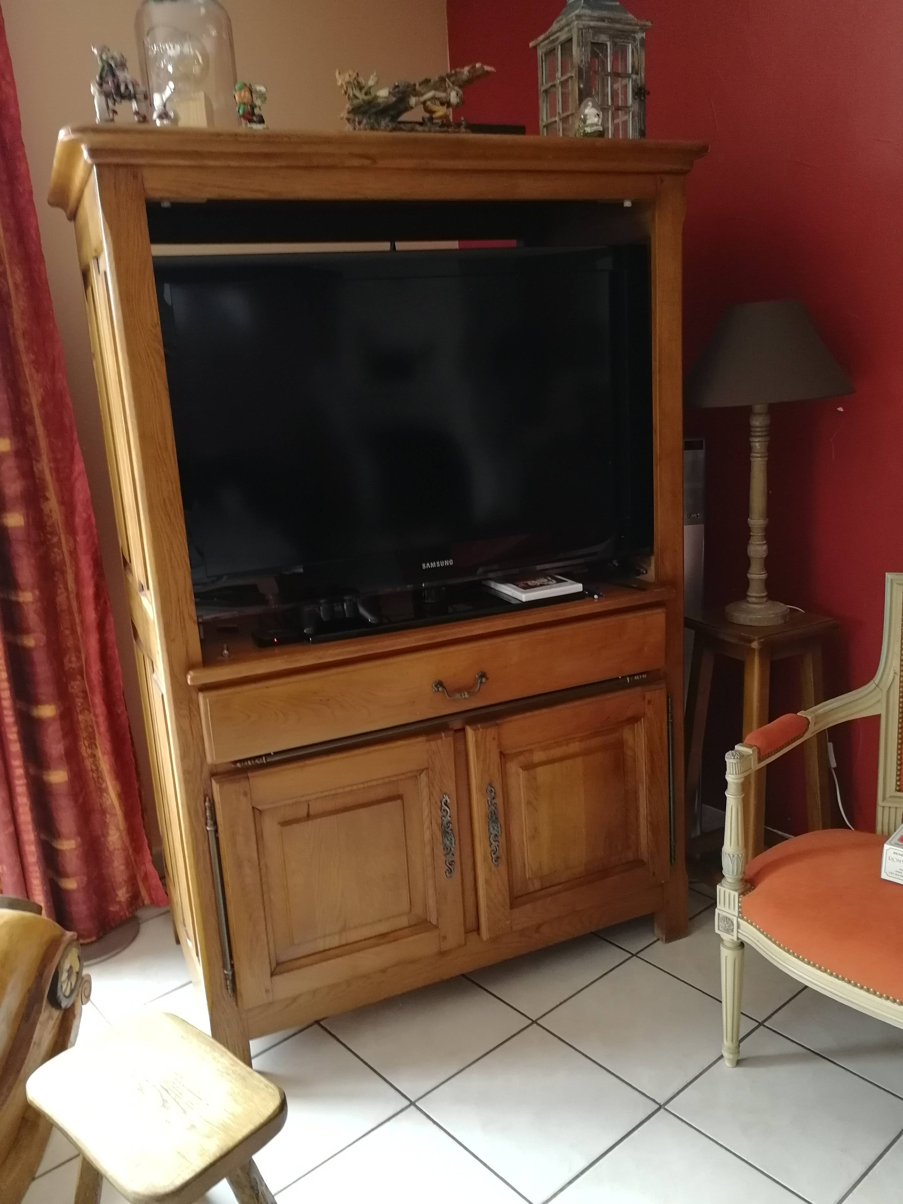 Meuble TV en chêne massif chevillé