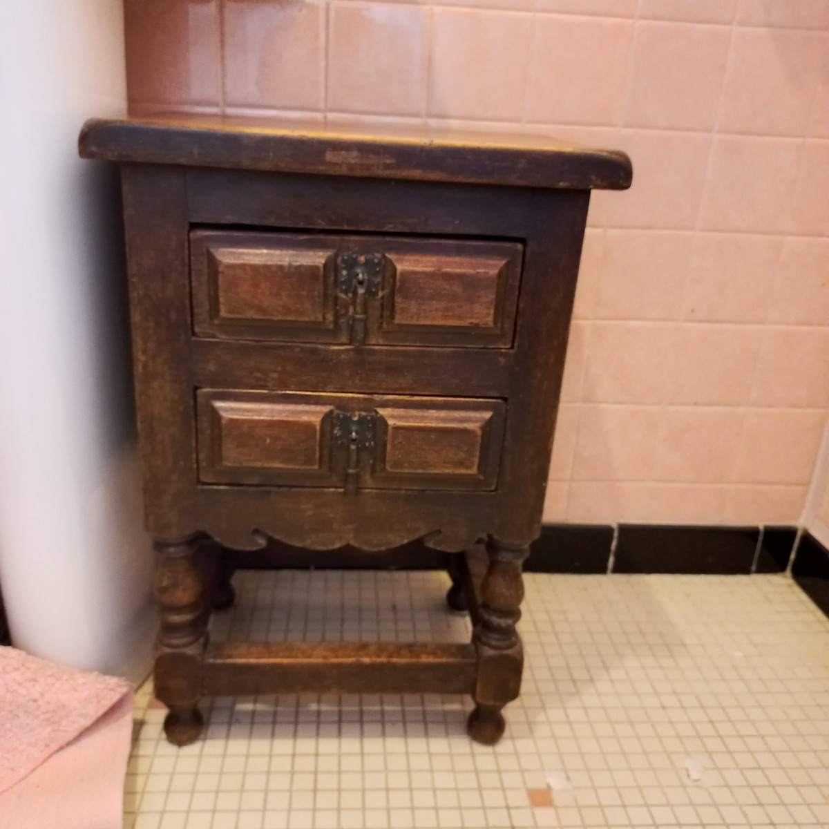 Meuble bas de chevet