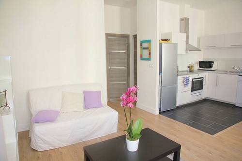 Loue T2 meublé 43m² 1er étage - Quartier Camas - Marseille 5ème