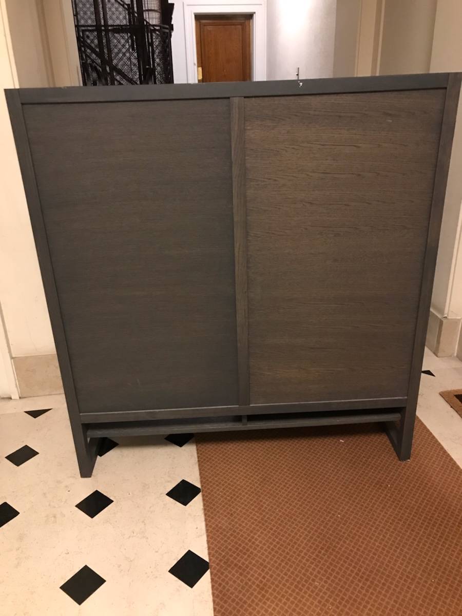 Meuble gris multifonctions en bois