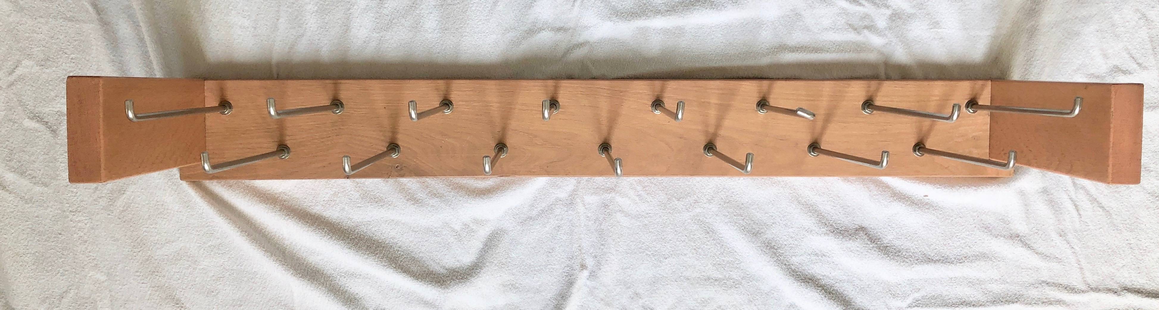 Meuble presentoir ceintures/sacs/cravates