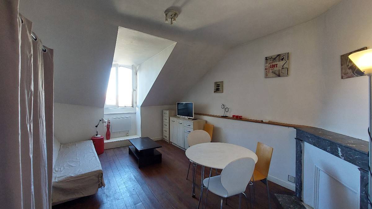 Loue T1 meublé - Pau - Proche centre-ville - 22m²
