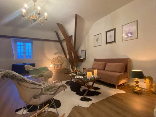 Loue appartement T3 meublé 90m² à Saumur Place Saint Pierre (49)