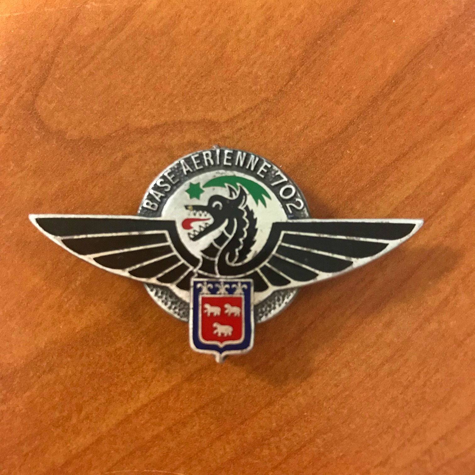 Militaria - Armée de l’air - Insigne de la base aérienne 702 (Avord)