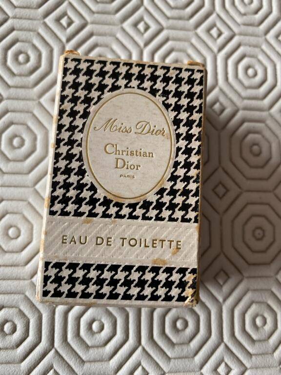 Miniature vintage Miss Dior