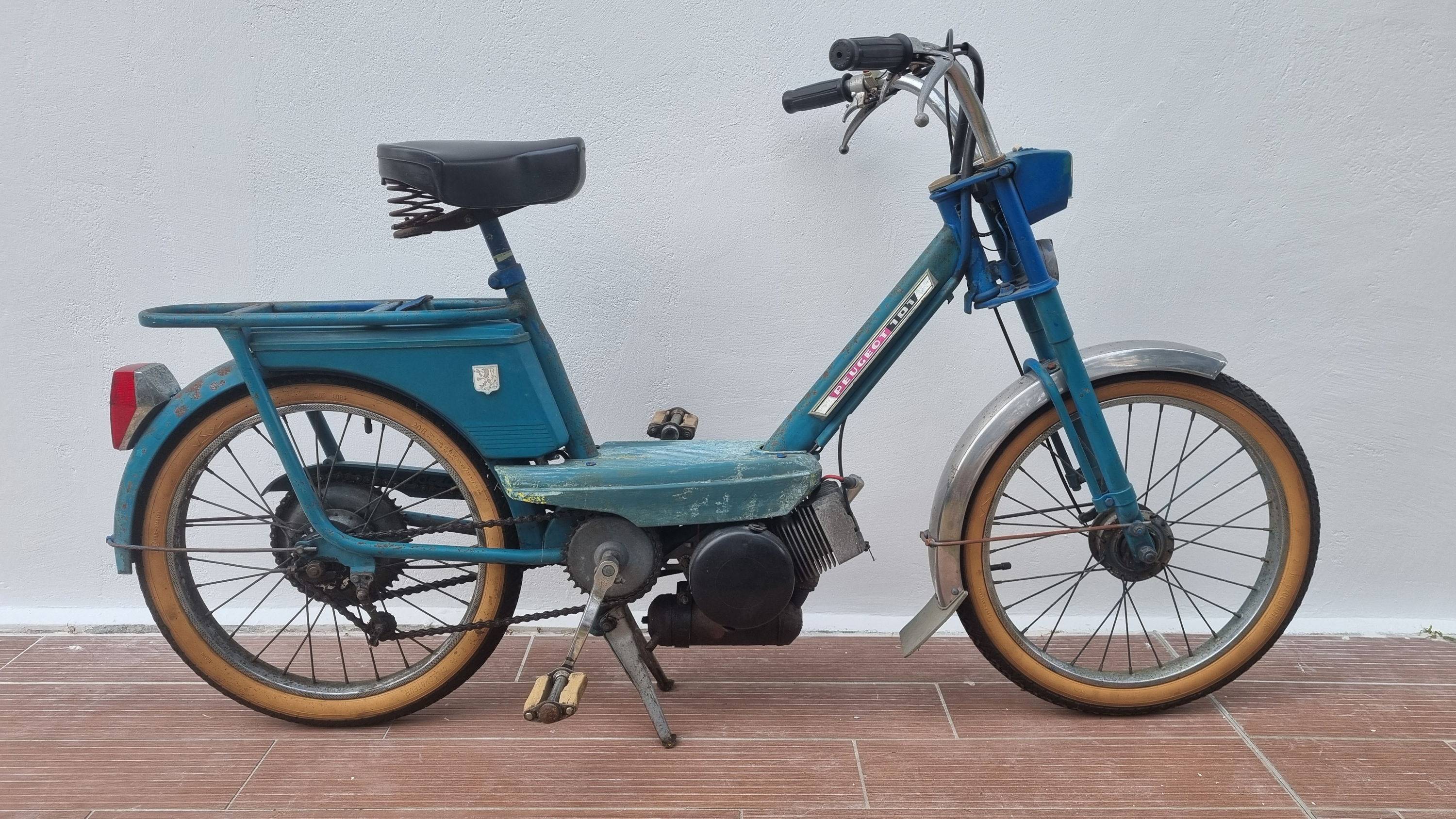 MOBYLETTE PEUGEOT 101 A REPARER OU POUR PIECES