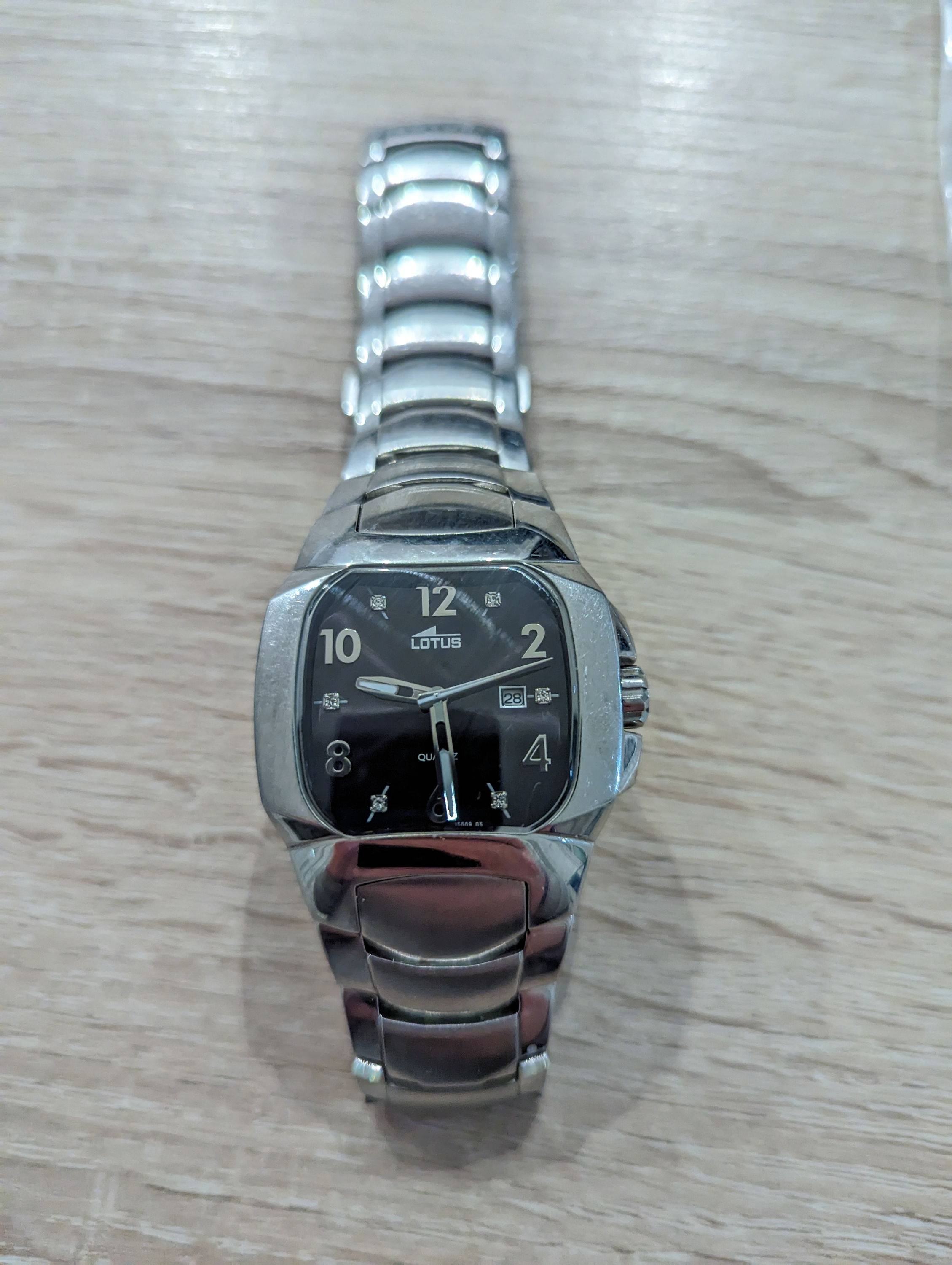 Montre femme Lotus acier
