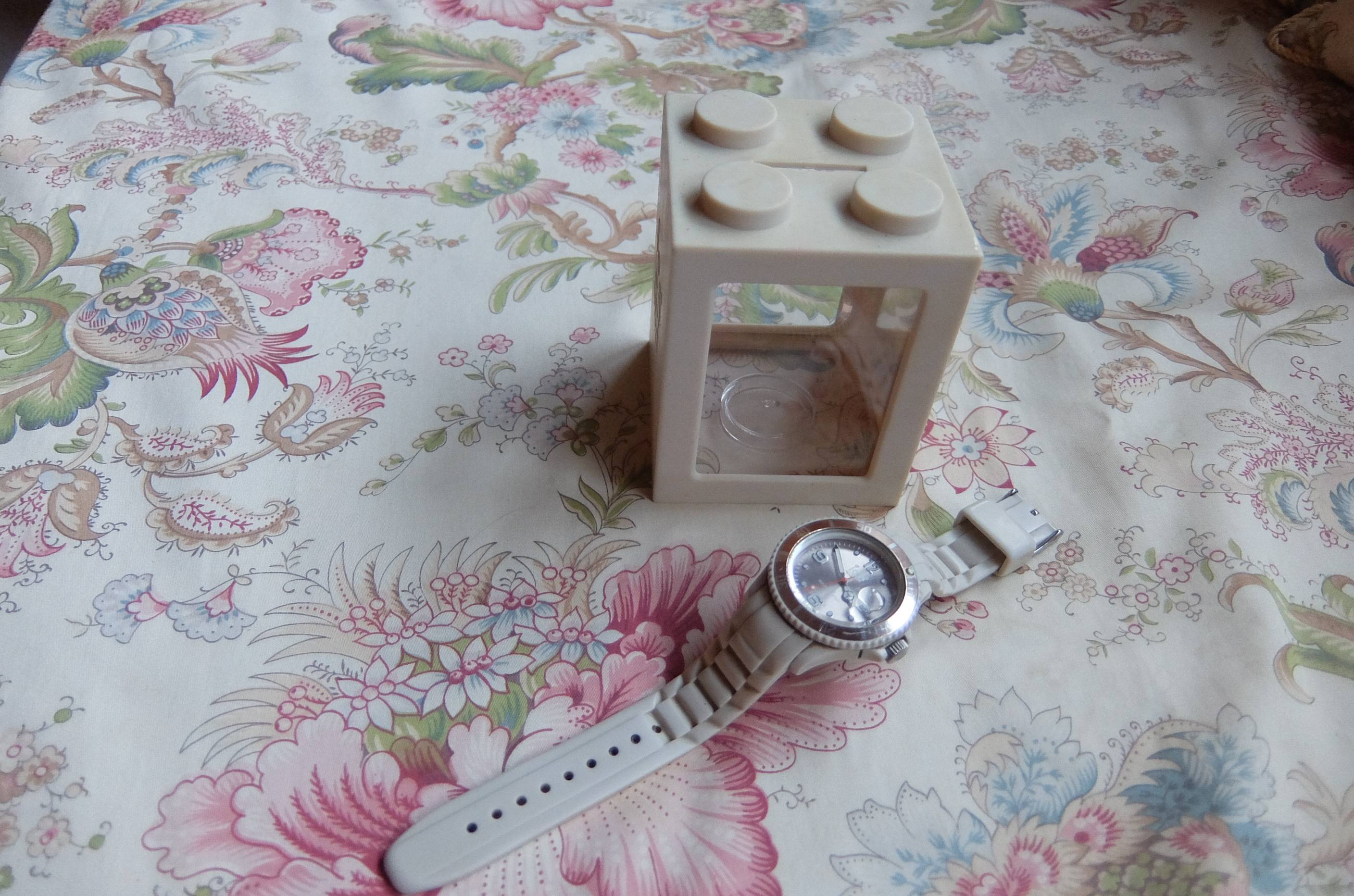 Vends montre Ice Watch beige