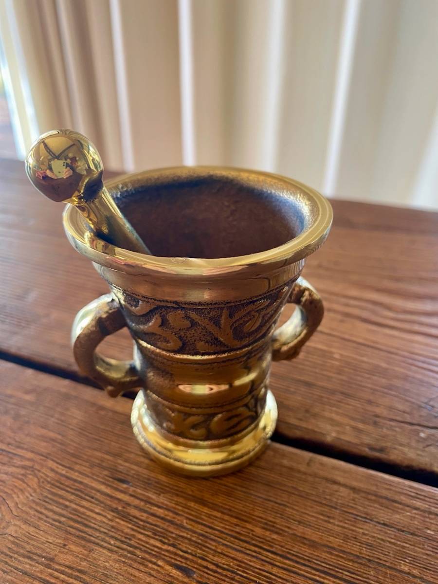 Vends mortier et pilon en bronze