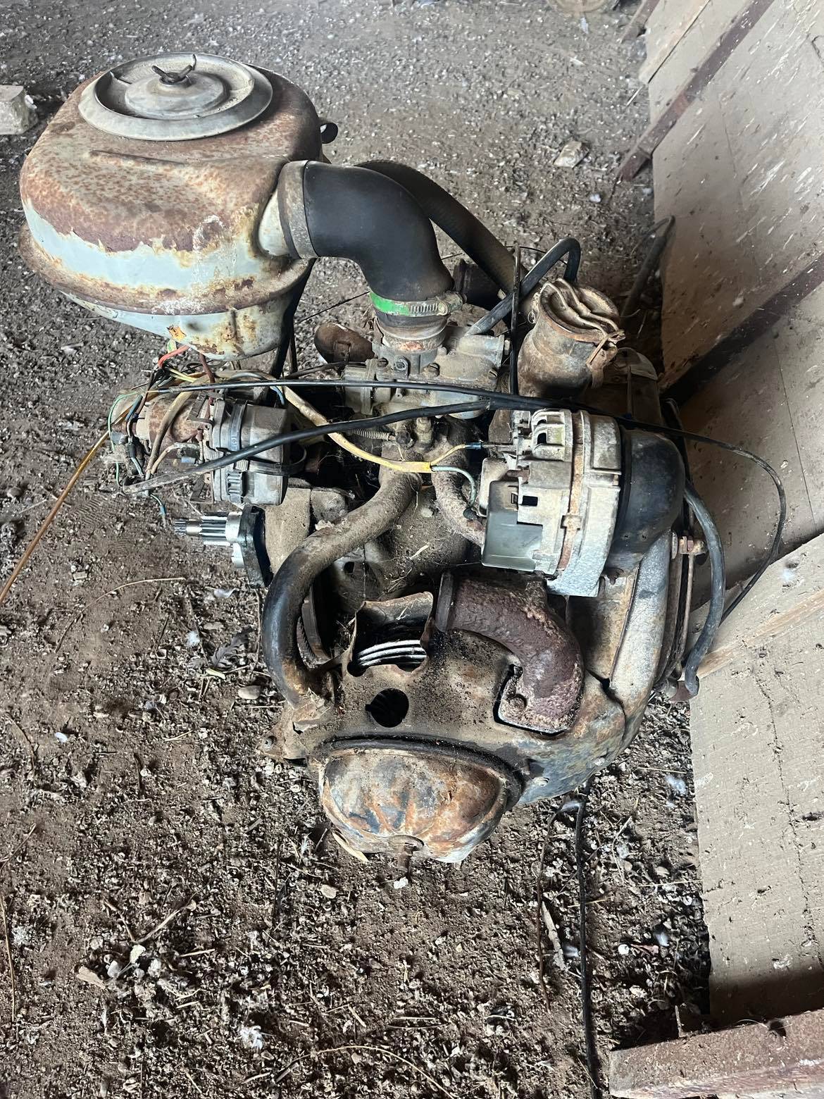 Moteur de 2 CV en l’état