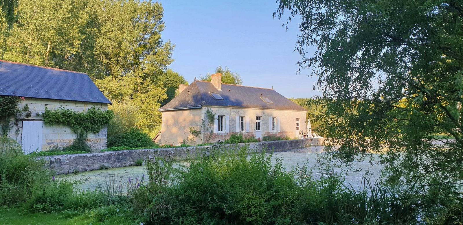 Loue maison au bord d’un étang - 7 couchages - 4 chambres - Baugé-en-Anjou (49)