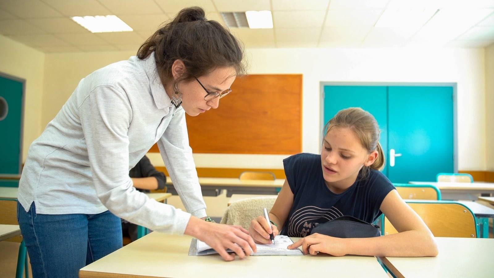 Propose recrute responsable d’études dirigées à temps partiel à Paris 7ème - Profil senior