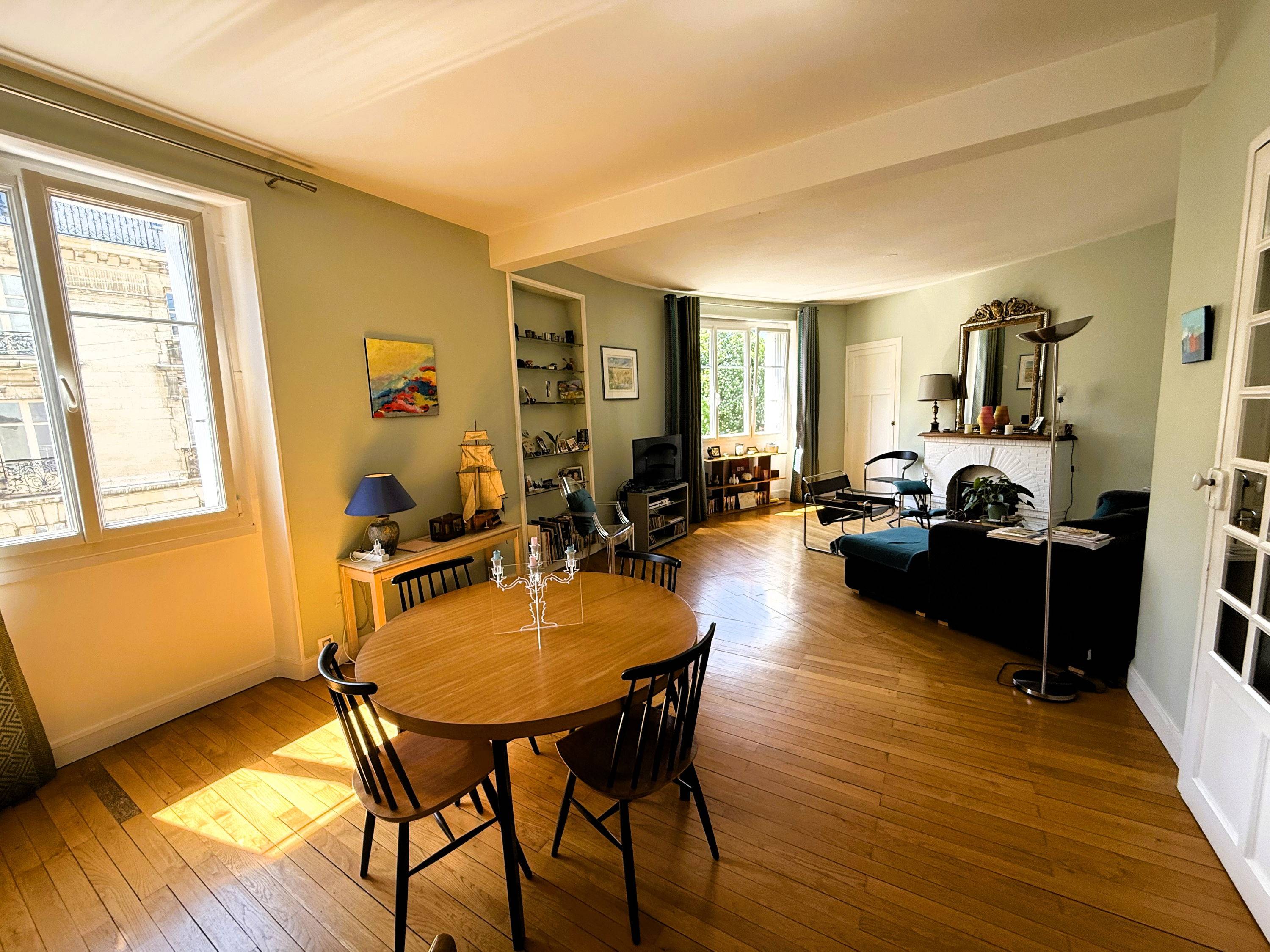 Vends appartement 104m² Nantes Canclaux T4 - Ensoleillé, parquet, cheminée, garage, cave et grenier