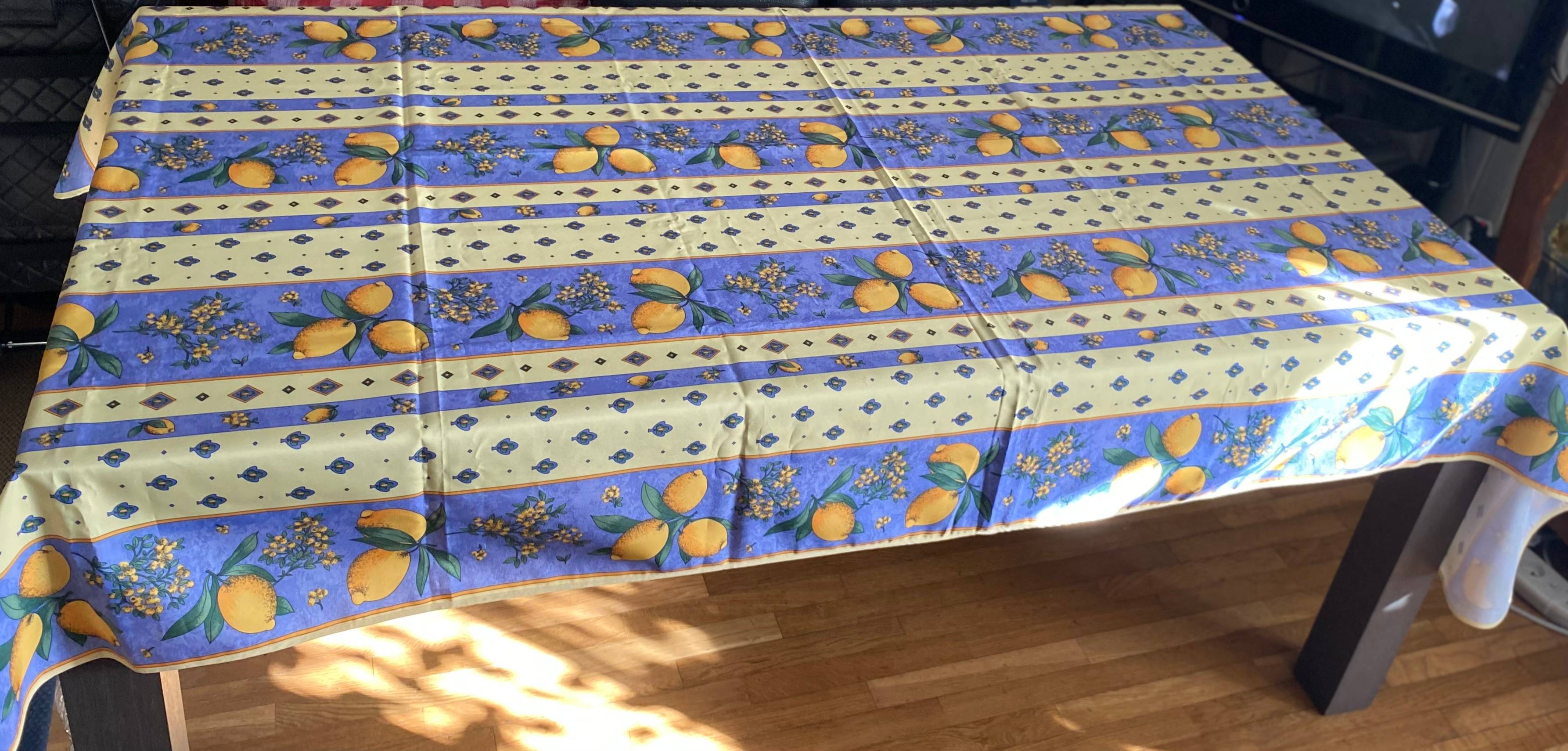 Nappe rectangulaire, 240 x 150 neuve, motif provençal déperlante anti-tâche