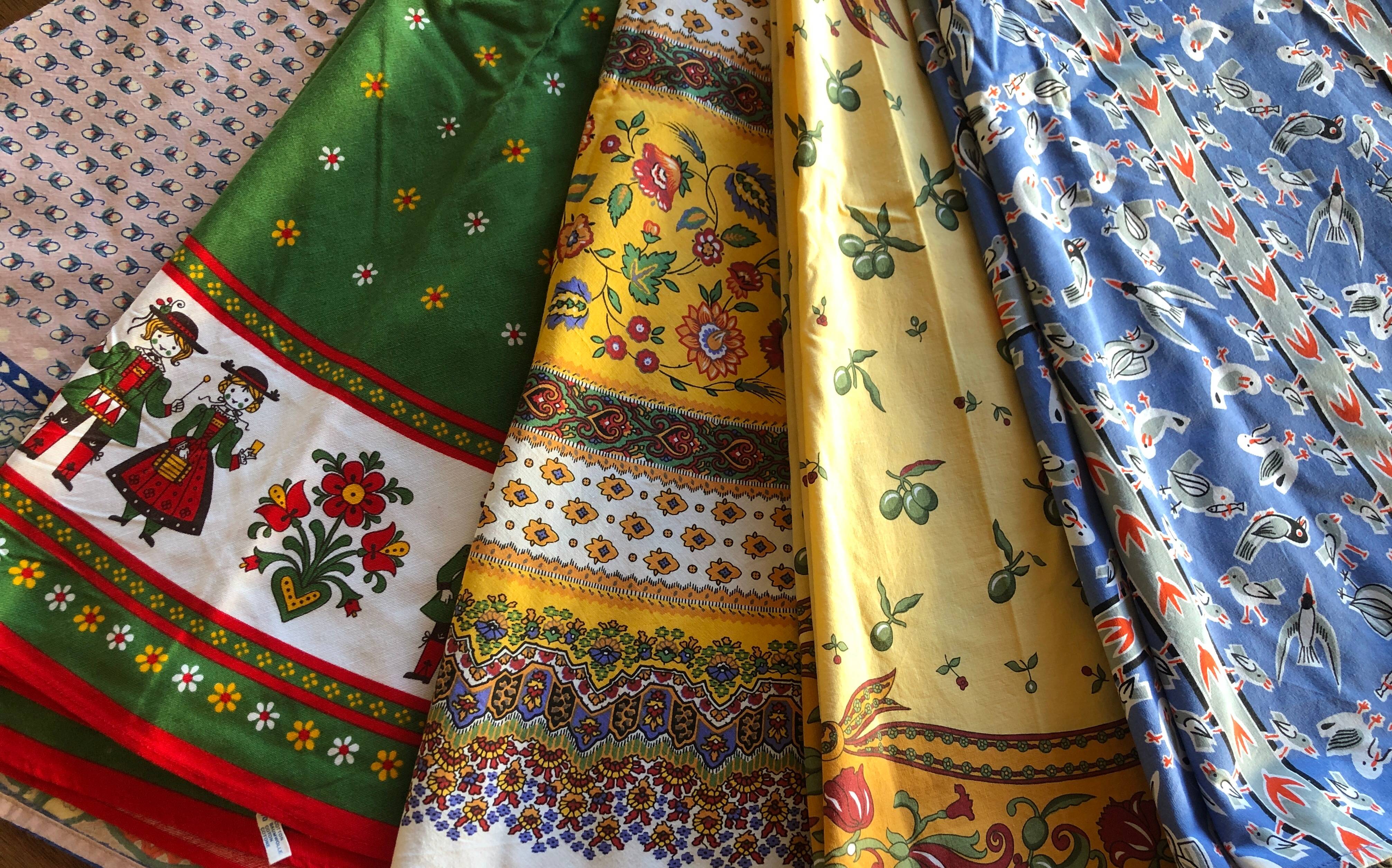 Lot de 5 nappes pour table ronde