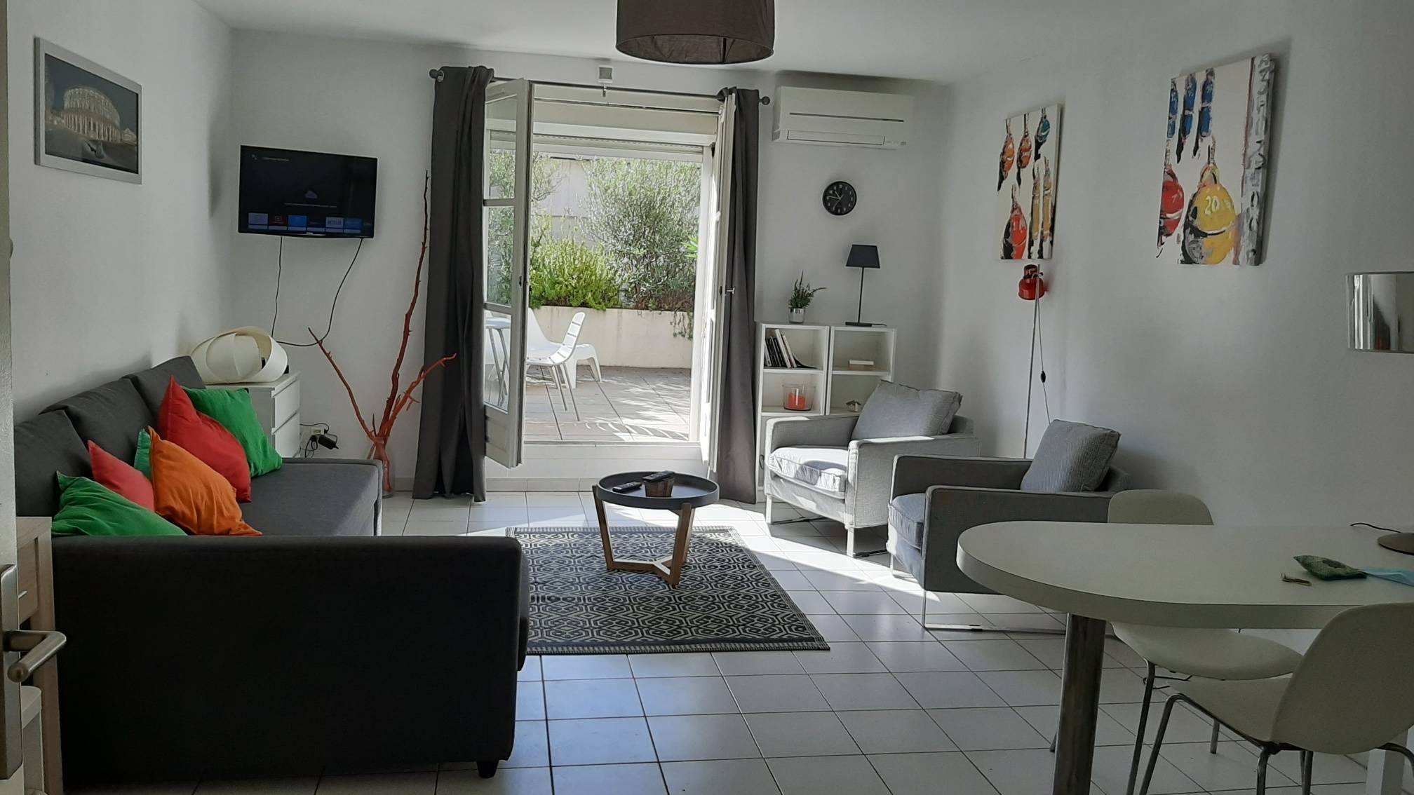 Loue studio entièrement équipé et meublé - 34m² - plein centre ville Nîmes