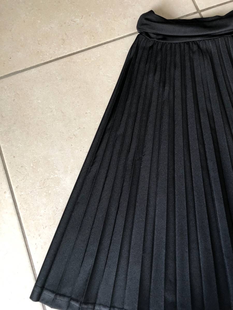 Jupe noire fluide à petits plis - Taille M