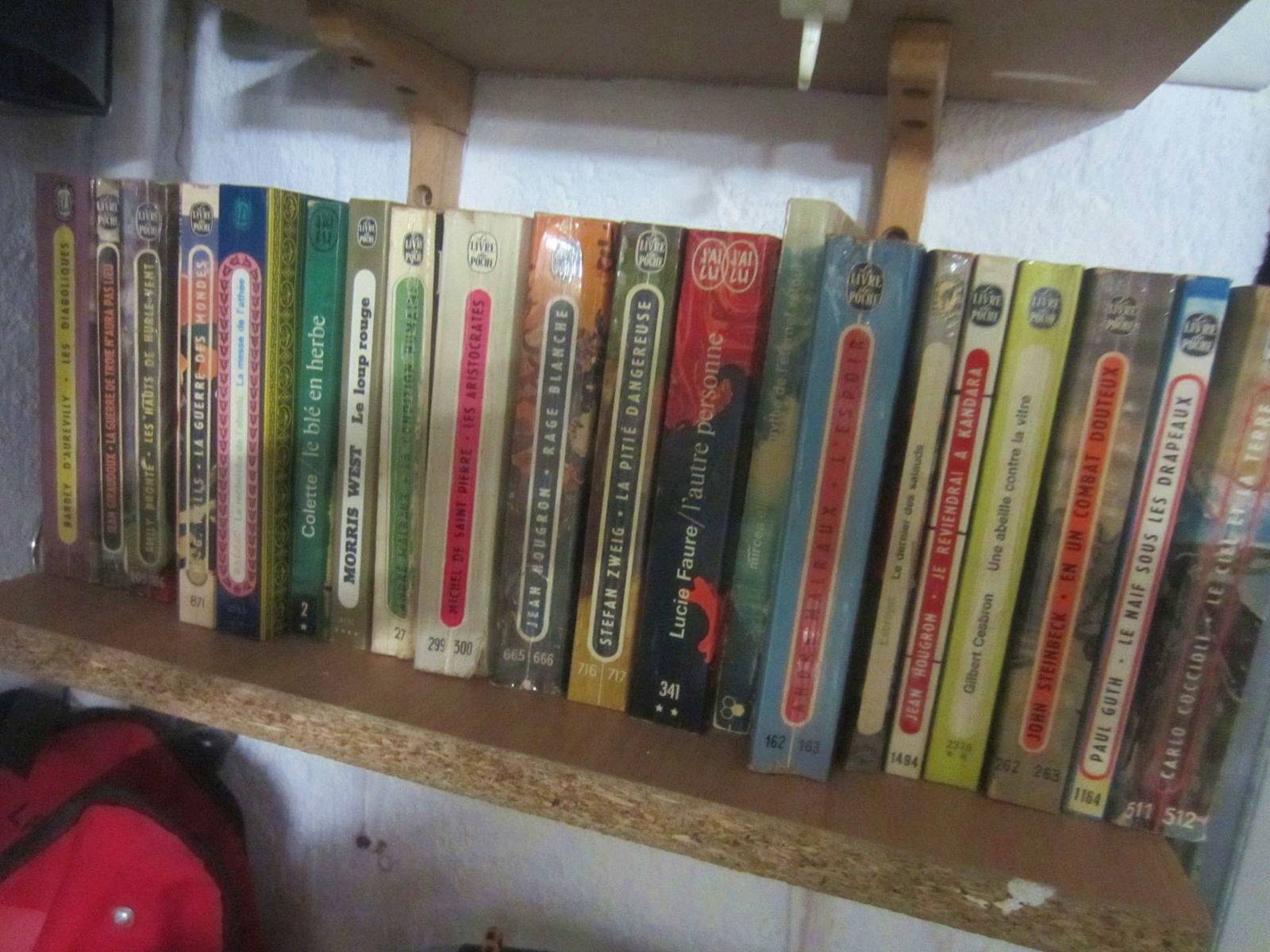 Nombreux livres de poche - éditions anciennes non retouchées