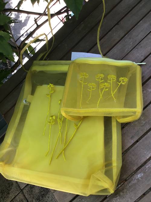 Sac nylon maille fine jaune broderie