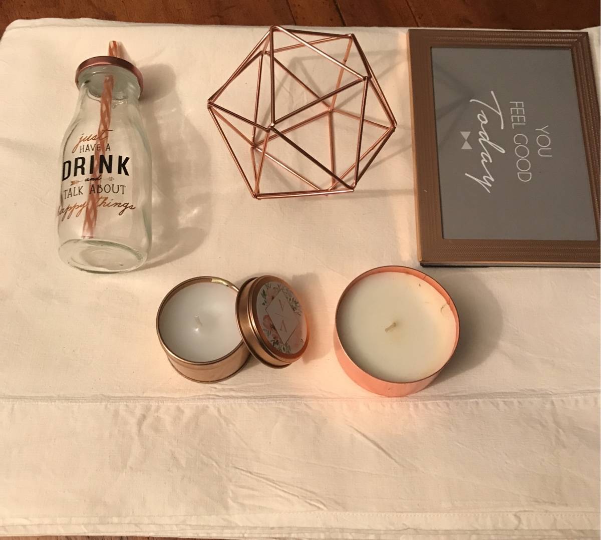 Cadeaux objets décoratifs en métal rosé neuf