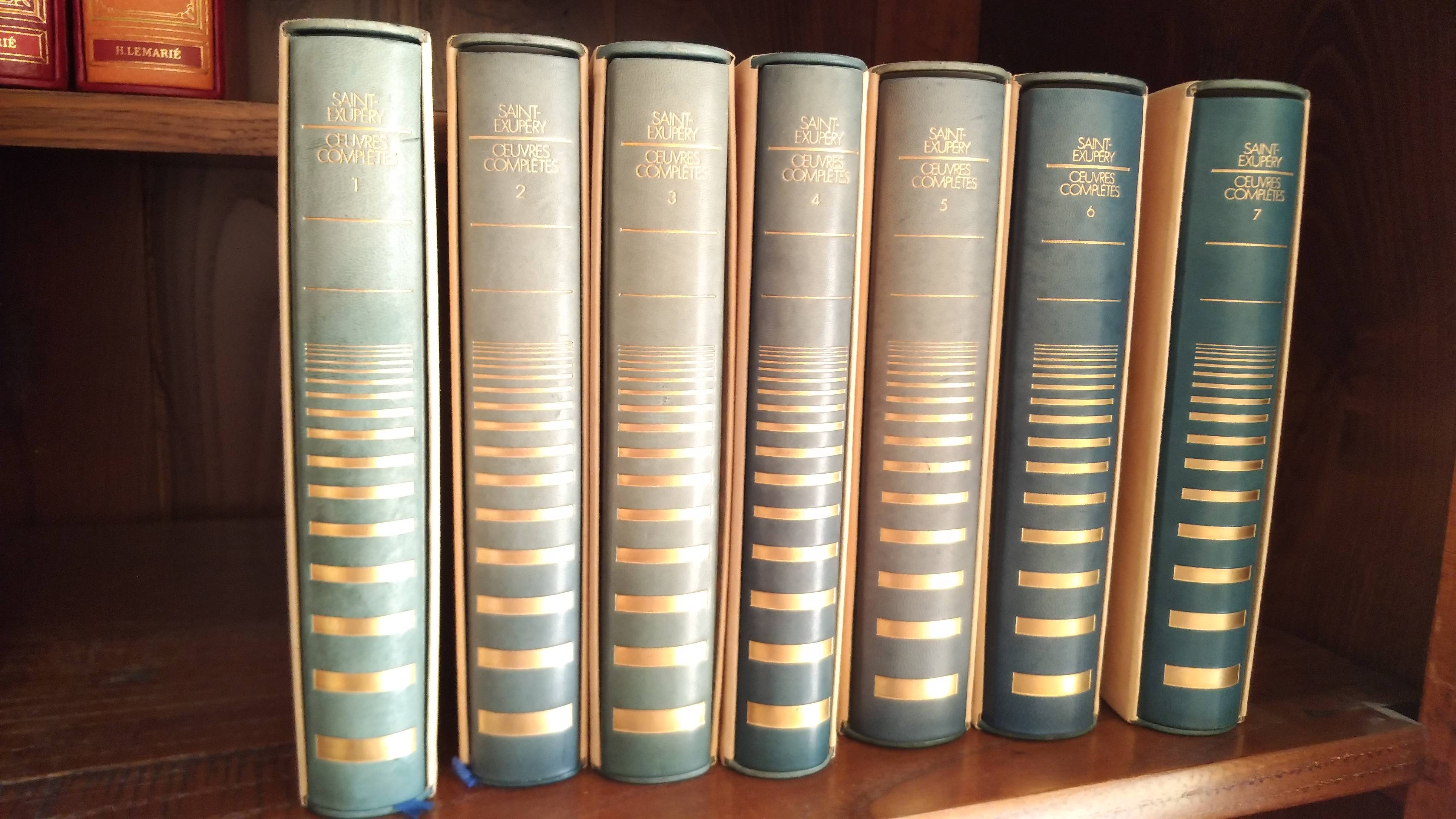 Œuvres complètes de saint exupéry en 7 volumes sur Gens de Confiance