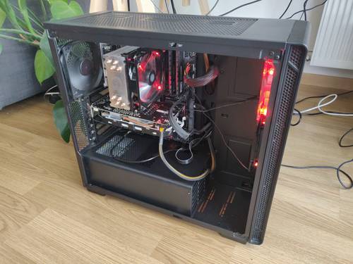 Ordinateur - PC de bureau / gaming / gameur / tour ordi