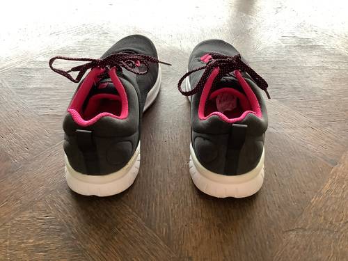 Paire de baskets Domyos pointure 39, en très bon état