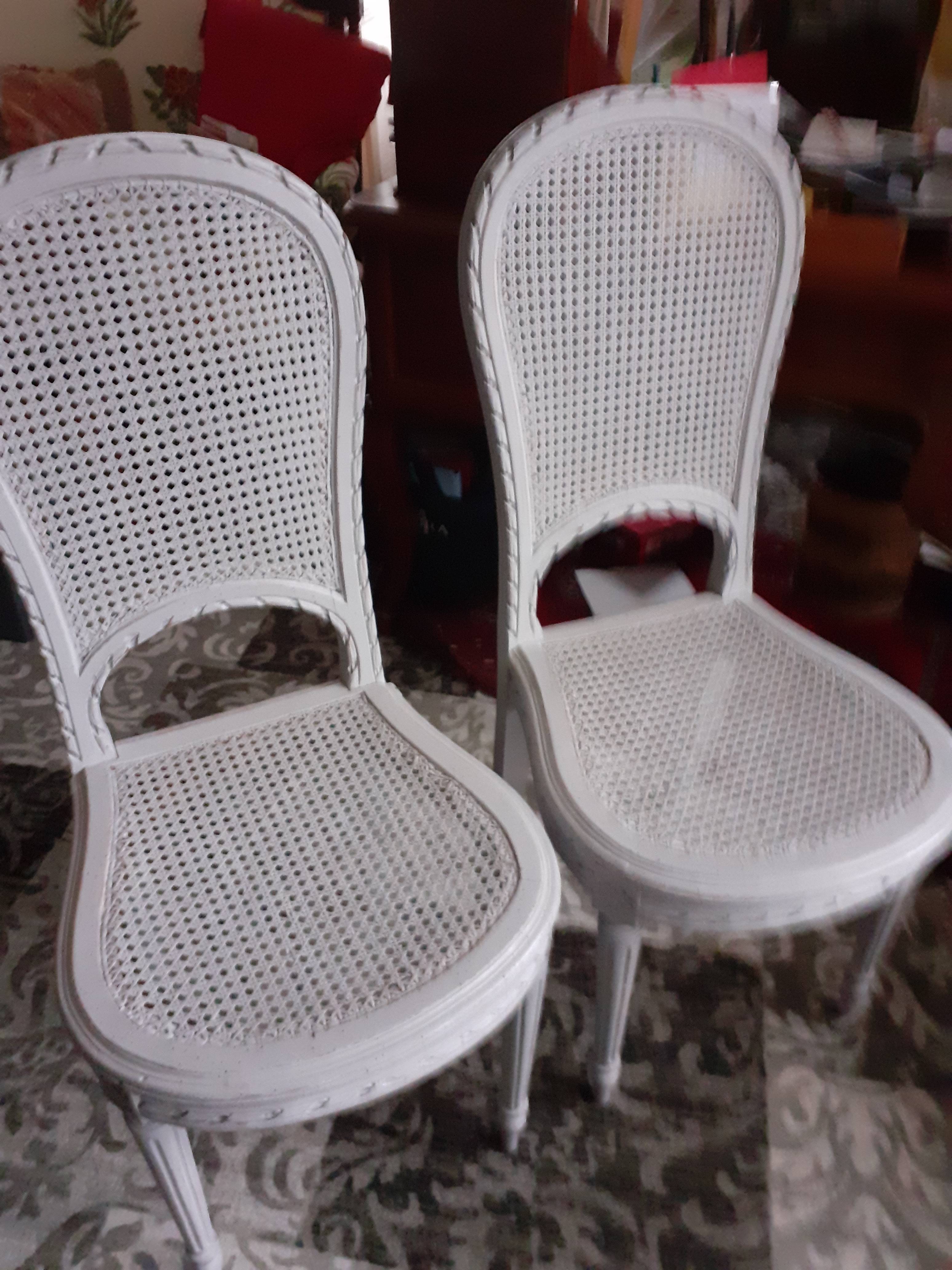 Paire de Chaises Cannées Louis XVI gris clair
