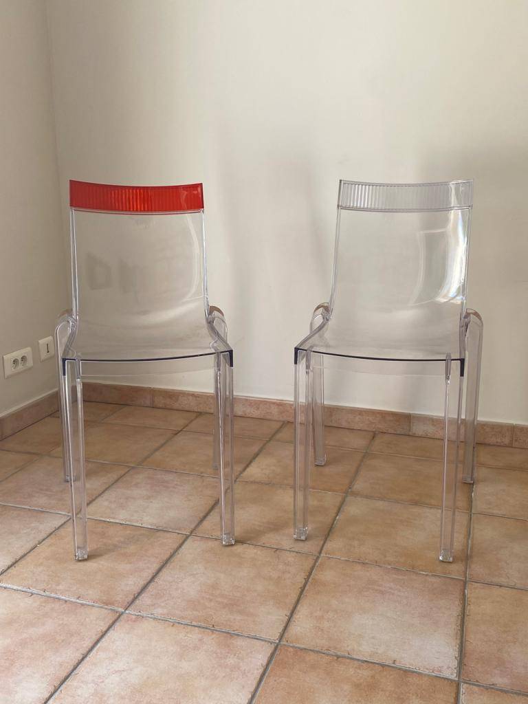 Paire de chaises transparentes Hi Cut de Philippe Starck pour Kartell sur Gens de Confiance