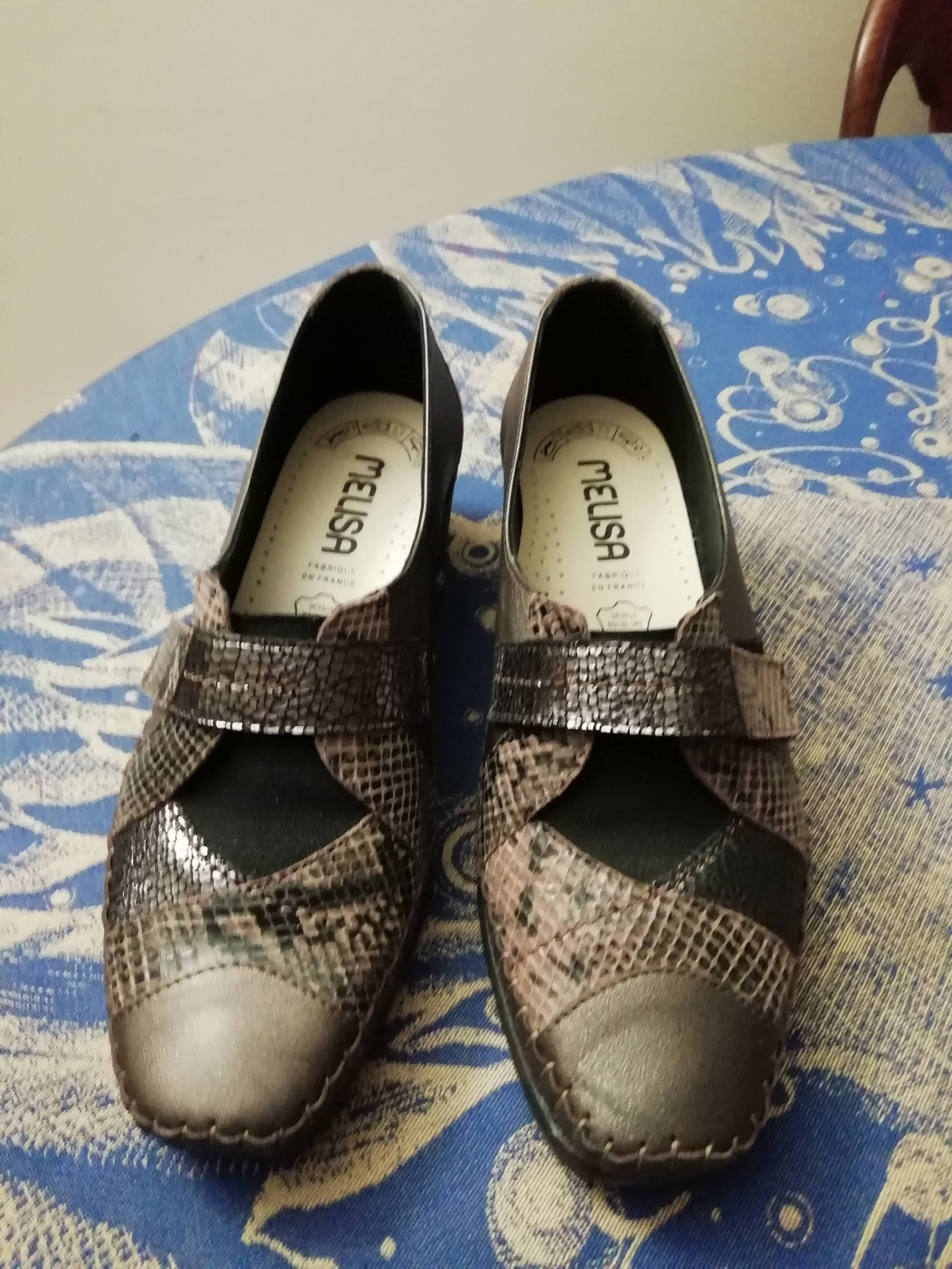 Paire de chaussures cuir marron Melisa Pointure 39 neuves