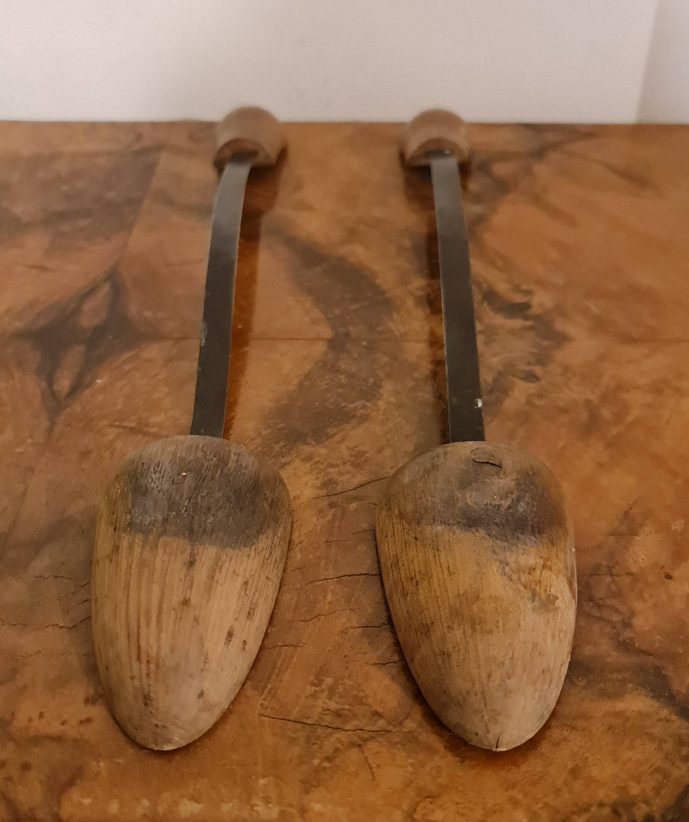 Vends paire d’embauchoirs anciens - Taille M